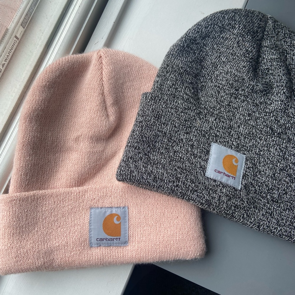 [EUC] Carharrt Beanie Bundle